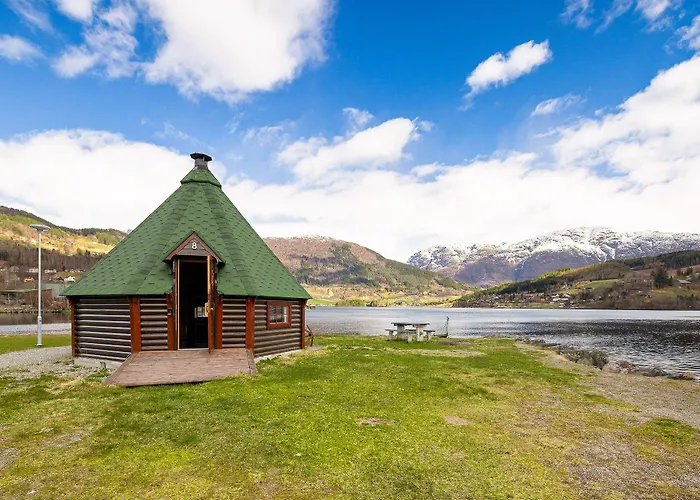 Ulvik Camping מלון