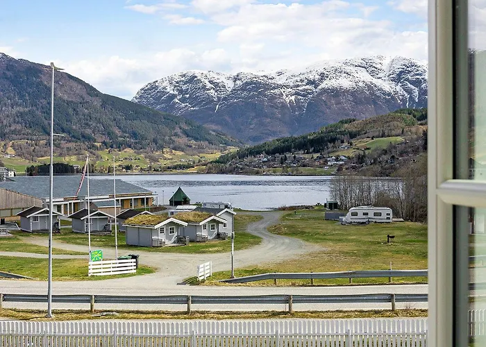 Ulvik Camping מלון אולביק